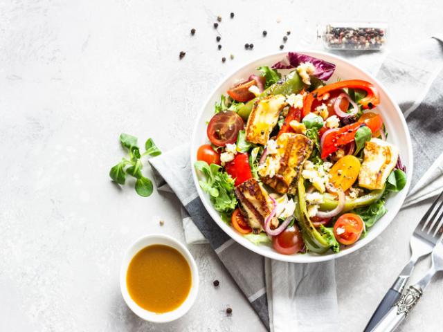 Plato de ensalada de vegetales